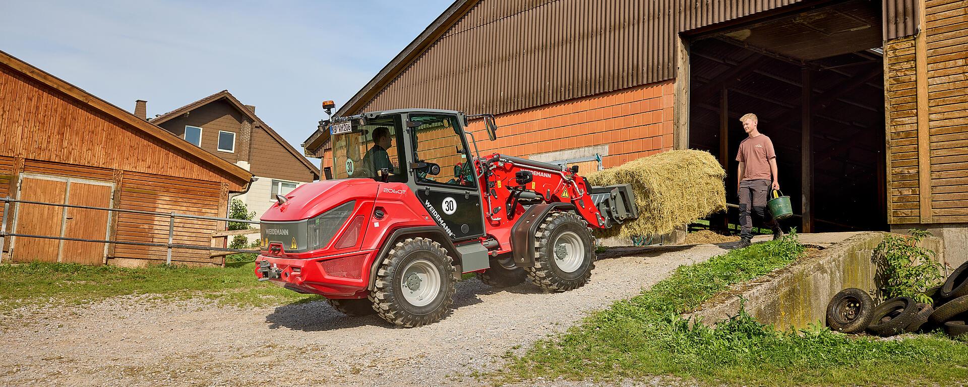 Weidemann telescopic wheel loader 2060T cabin with bale spike, application