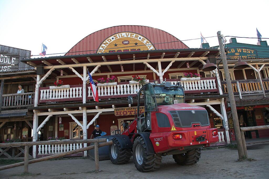 Weidemann Teleskopradlader 5080T im Einsatz auf Pullmann City Harz