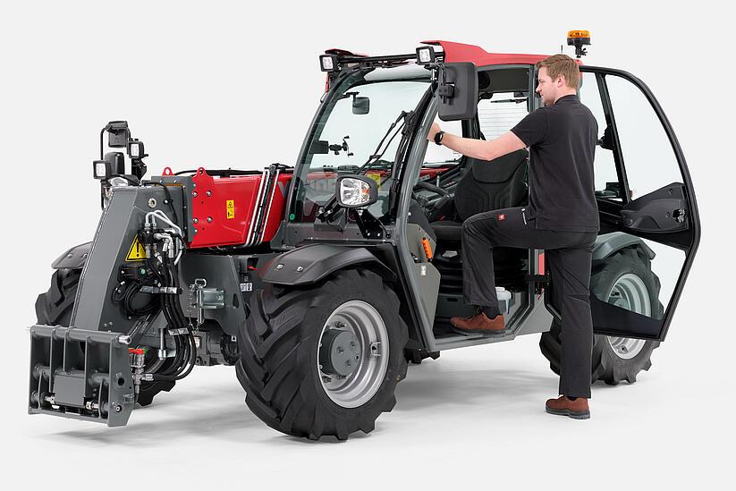 Weidemann telehandler T6025 in studio, Entry and exit