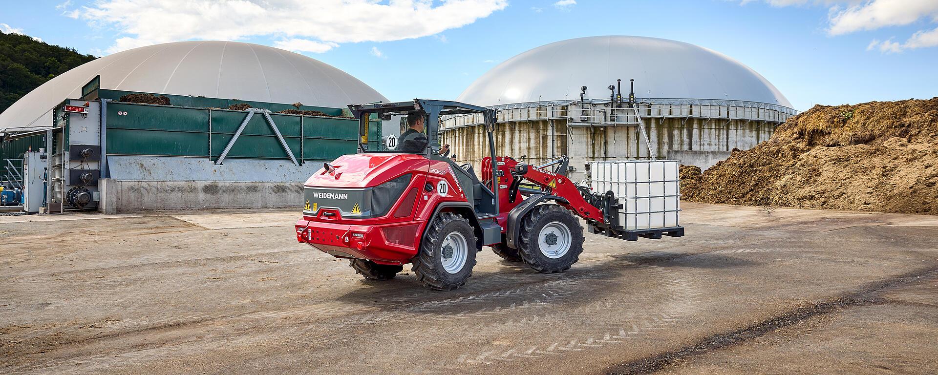 Weidemann wheel loader 2060 Overhead guard with palletfork, application