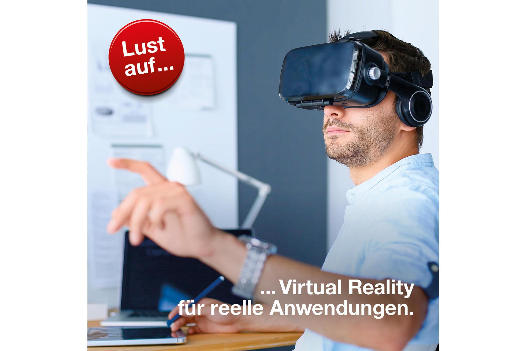 Weidemann Mitarbeiter mit einer Virtual Reality Brille