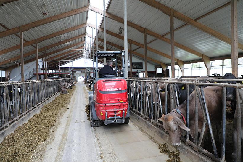 Weidemann Hoftrac 1190e im Einsatz auf einem landwirtschaftlichen Betrieb