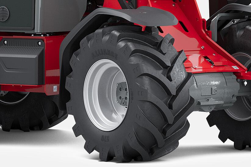 Weidemann wheel loader 2060 in studio, Tyres