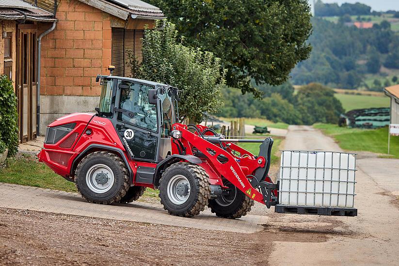 Weidemann wheel loader 4060 in studio, kinematics in general