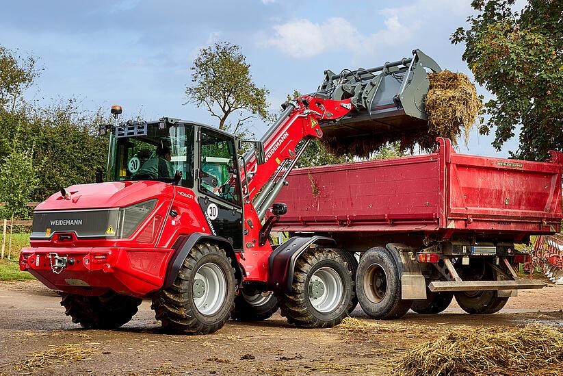 Weidemann telescopic wheel loader 4060T in studio, High hydraulic power