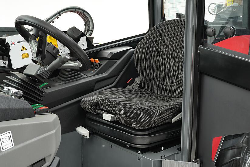 Weidemann telehandler T4512e driver's seat without joystick console with suspension, Studio