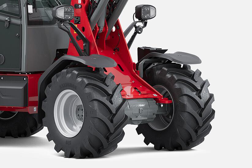 Weidemann wheel loader 2060 in studio, differential lock