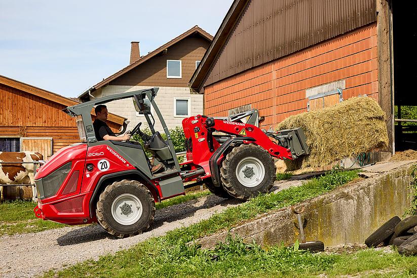 Weidemann wheel loader 2060 in studio, efficiency