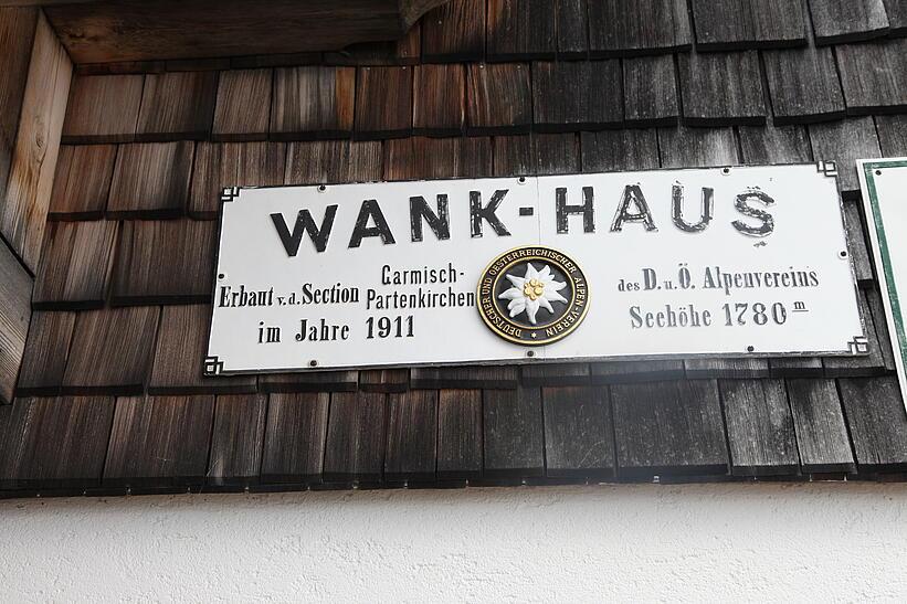 Schild mit Logo