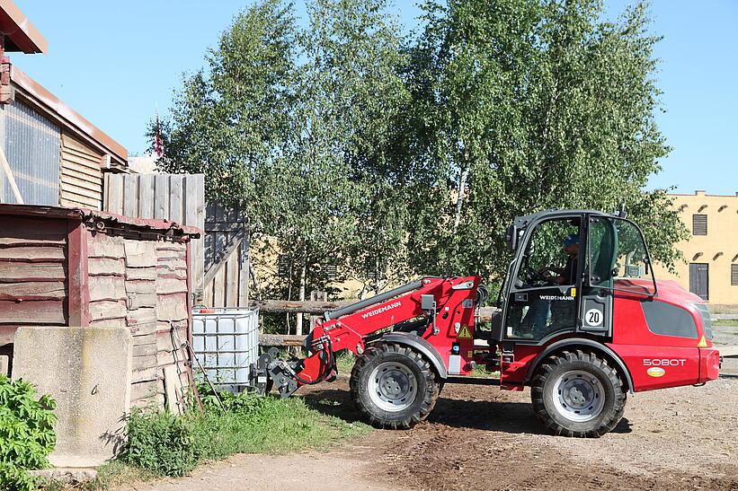 Weidemann Teleskopradlader 5080T im Einsatz mit Palettengabel