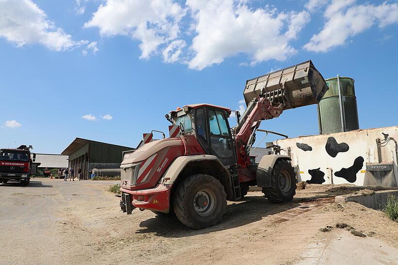 Weidemann Teleskopradlader 9580T im Einsatz mit Leichtgutschaufel