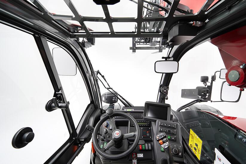 Weidemann telehandler T6025 in studio, View upwards