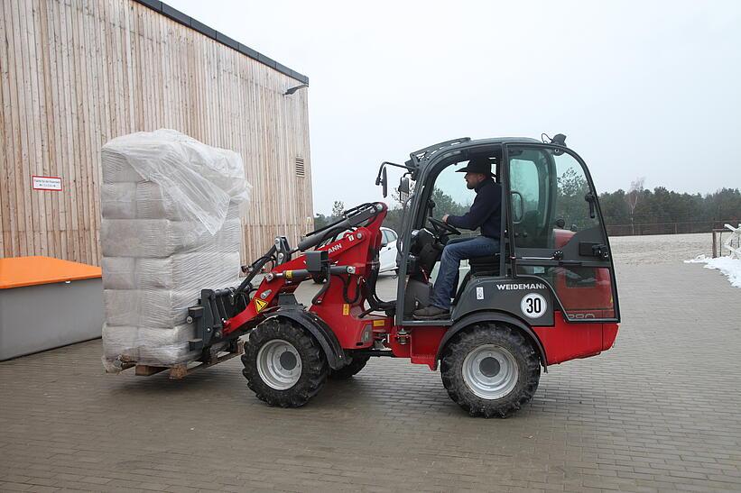 Weidemann Hoftrac 1280 im Einsatz